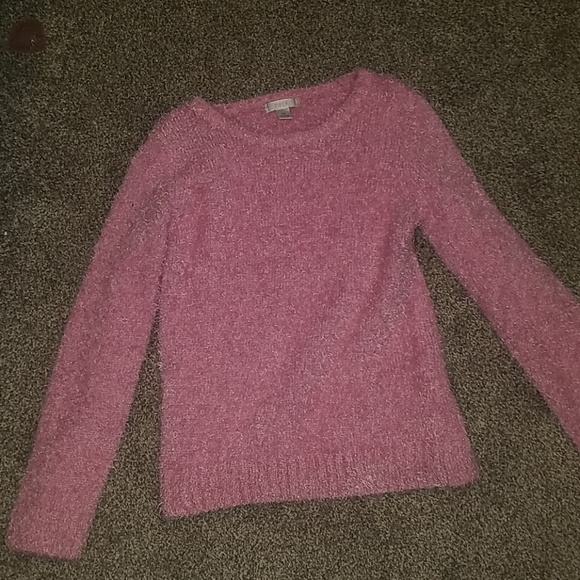 A sweater - Picture 1 of 3